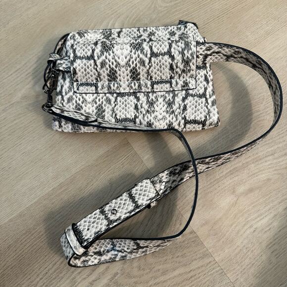 NWOT Snakeskin Pattern Women's Belt Bag W/Removable Strap - Picture 7 of 7